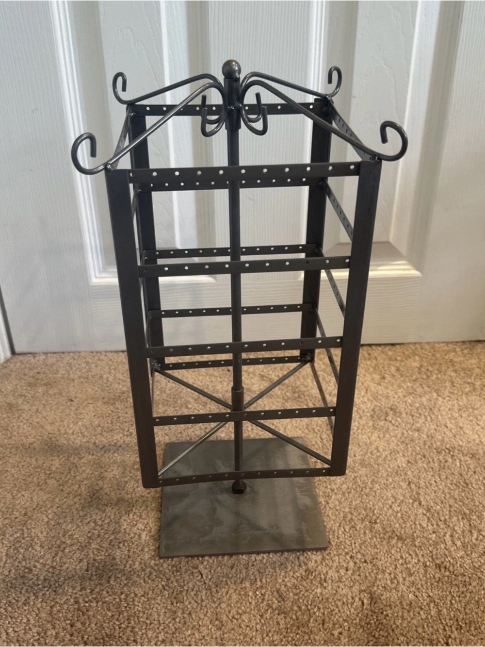Metal Rotating Jewelry Earring Display Stand in Dark Bronze